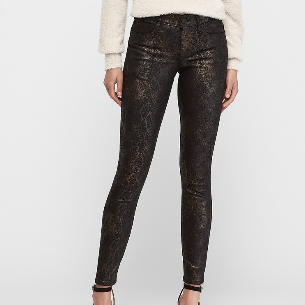 Express Pants | Mid Rise Snakeskin Print Ankle Leggings